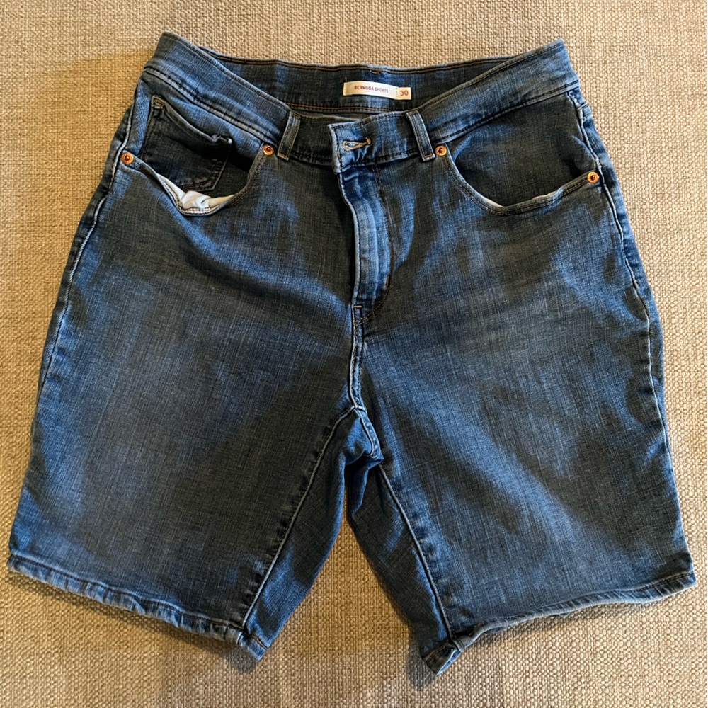 Levi’s Womens Bermuda Shorts